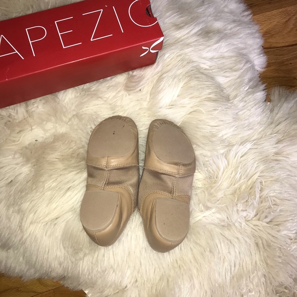 E Series Jazz Slip On Shoes - Picture 7 of 9